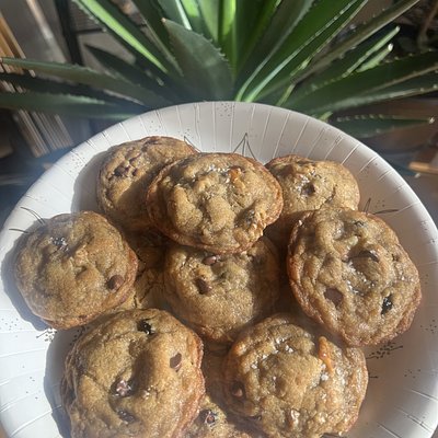 Sourdough Kitchen Sink Cookies (8-Pack) 巧克力核桃蔓越莓酸种曲奇饼