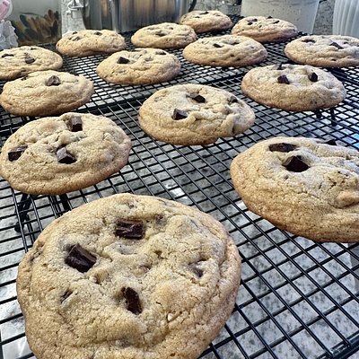 Chocolate Chip Cookies With Walnuts 12 Pack