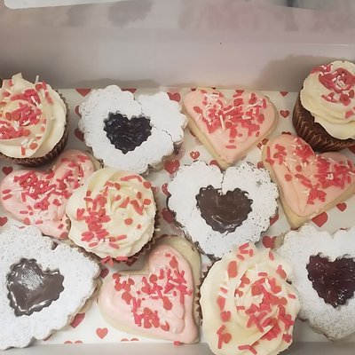 Raspberry Linzer Tart Cookies - 1 Dozen
