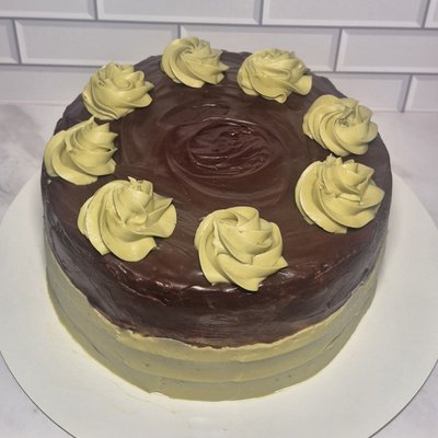 8" Cakes