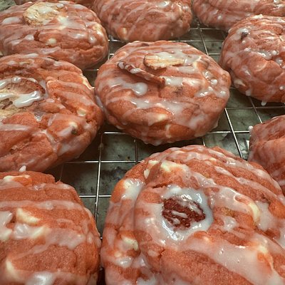 Strawberry Cream Cookie