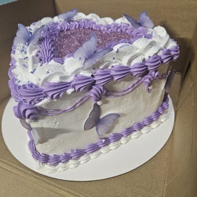 8in Heart Cake Filled Basic