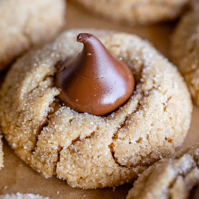 Peanut Butter Kiss Cookies (6)