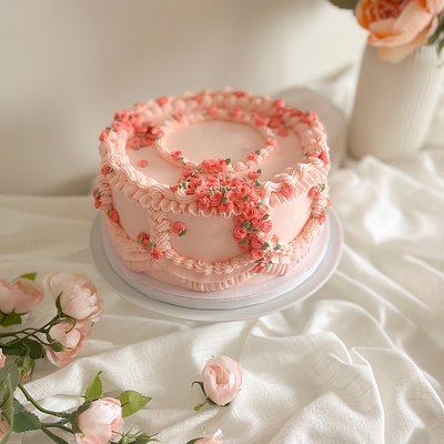 9” Custom Cake - Round / Heart