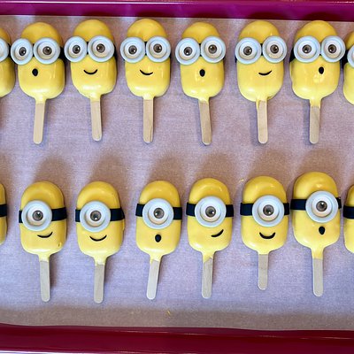 Minion Cakesicles