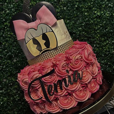 Two tier cakes (base Price Only )