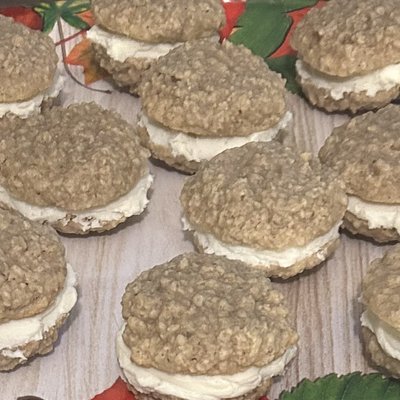 Old Fashioned Stuffed Oatmeal Cookies