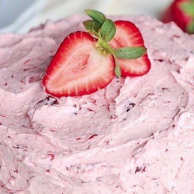 Fresh Strawberry Cake 