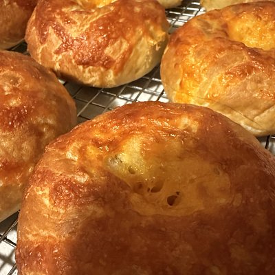 6 Sourdough Cheddar Bagels