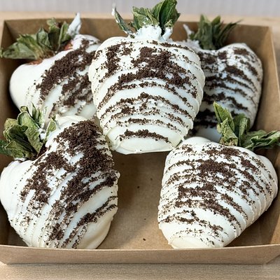 Dipped Chocolate Berries (6) Ct 