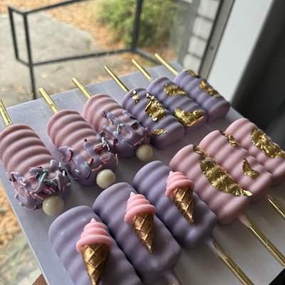 Cakesicles 