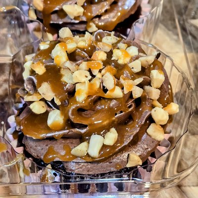Snickers Style Cupcake - 6 Count