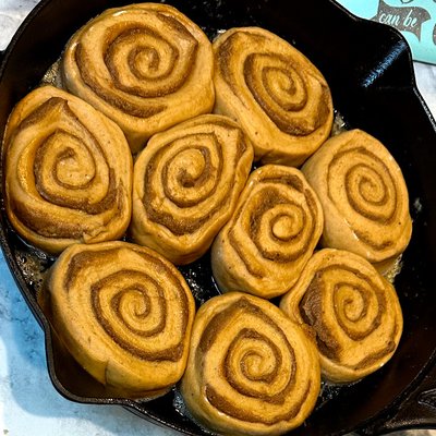 Unbaked Cinnamon Rolls (8)
