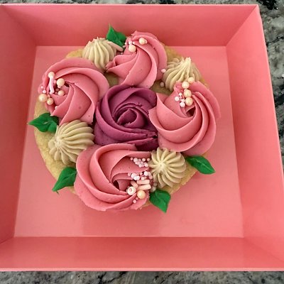 Vanilla Bento Cake With Raspberry Filling