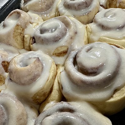 8 Cinnamon Rolls 