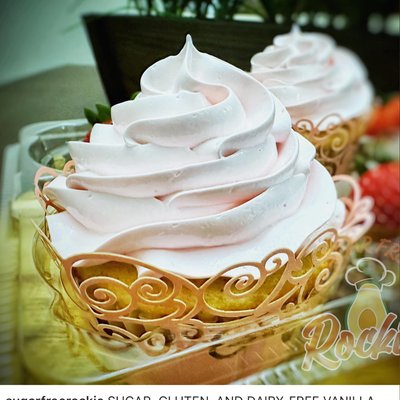 Vegan Vanilla Cupcakes (6)