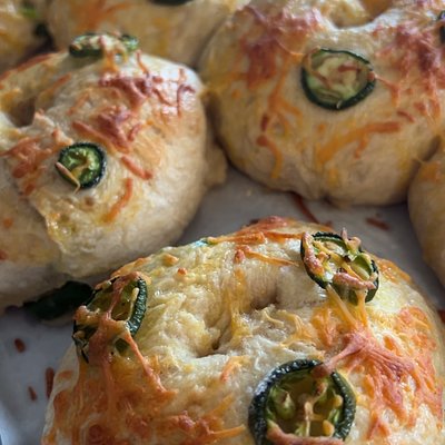Jalapeño Cheddar Bagels