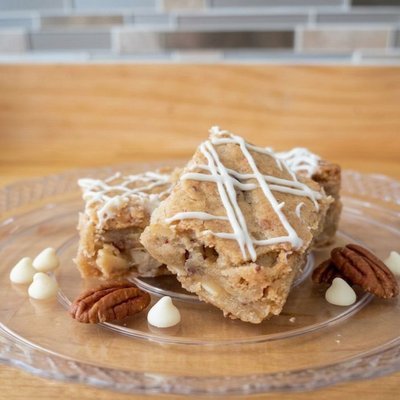 White Chocolate Pecan Blondies 
