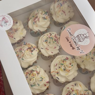 Classic Cupcakes - Half Dozen