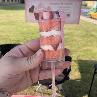 Cake Push-pops 
