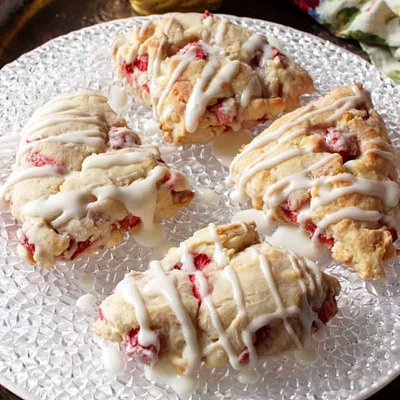 Strawberry Cream Cheese Chip Scones 