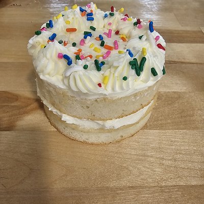 Vanilla Bento Cake With Mixed Berry Filling