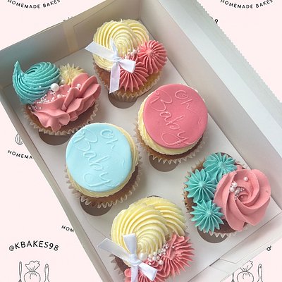 6 Gender Reveal Cupcakes