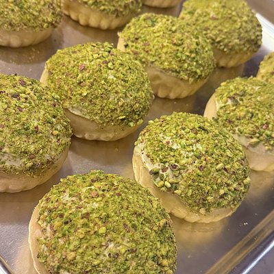 Pistachio Ensaymada 💚 