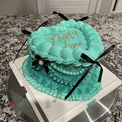 6.5’ Inch heart Cake (2 Layers)