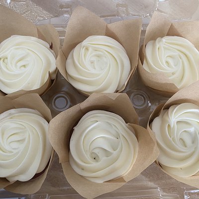 Wedding Cake Flavor Cupcakes