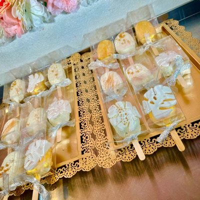 Dozen Elegant Cakesicles 