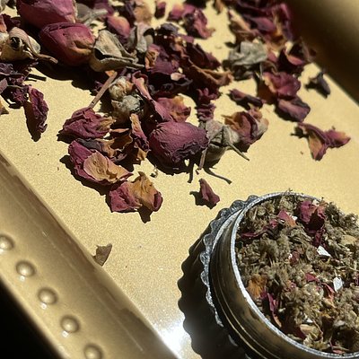 Heart Of Gold Petal Puff