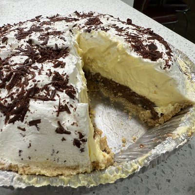 Chocolate Peanut Butter Banana Pie