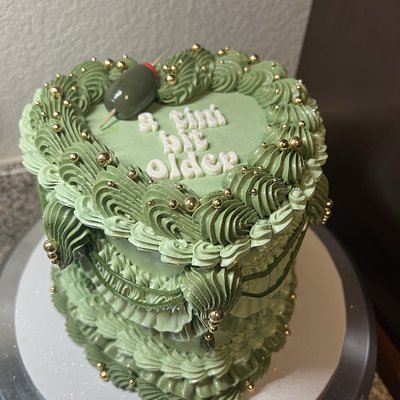 6 inch vintage heart cake