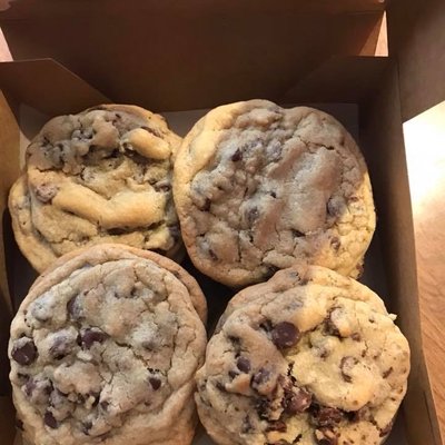 6 Extra Large 1/4 Lb Chocolate Chip Cookies 