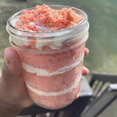 16 Oz Strawberry Crunch Cake Jar 