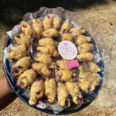 Quesitos and Pastelillos de Guayaba