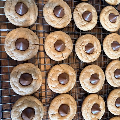 Peanut Butter Blossom Cookies 