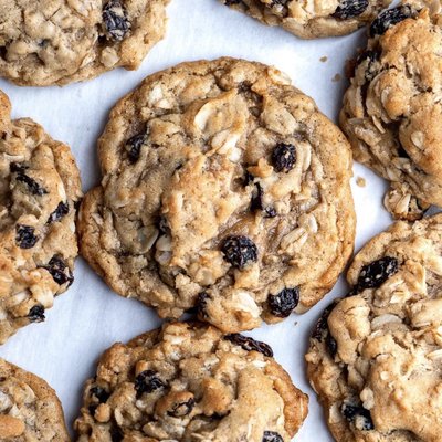 Oatmeal Raisin Cookies