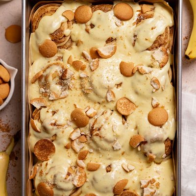 Banana Pudding Cinnamon Rolls