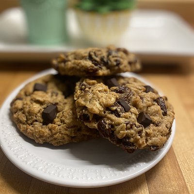Qty-6 Oatmeal Sourdough Browned Butter Raisin Chocolate Chunk Cookies