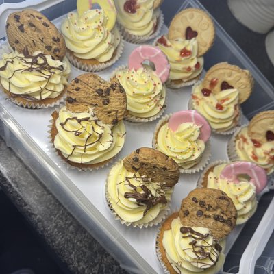 Jammie Dodger Cupcakes (Box of 4)