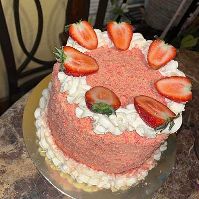 8 Inch Strawberry Crunch Cake 