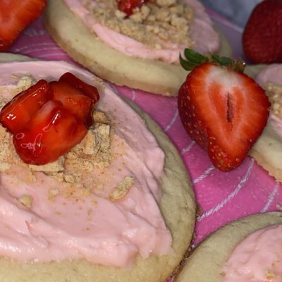 Strawberry Cheesecake Cookies 