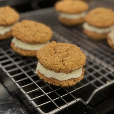 1/2 Dozen Oatmeal Cream Pies