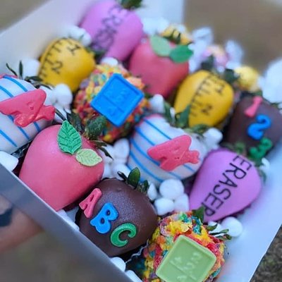 Dozen Strawberry Box 