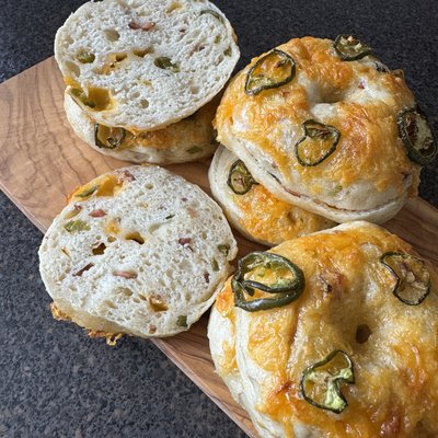 Jalapeño Cheddar Bagels