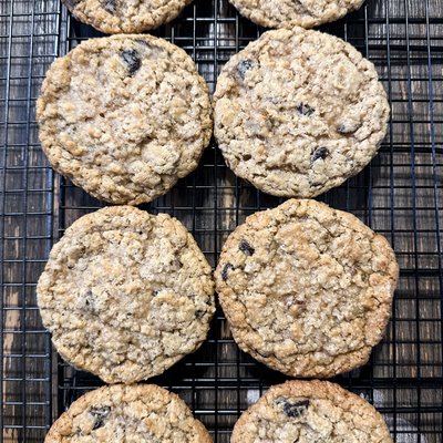 Half Dozen - Large Oatmeal Raisin 
