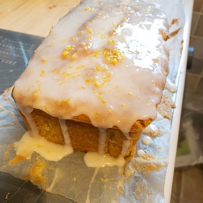 Lemon Drizzle Cake 2lb Tray