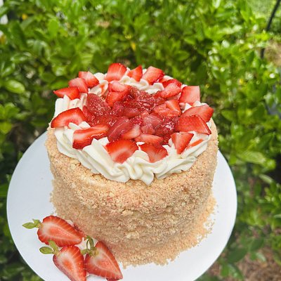 Small Classic Cakes 